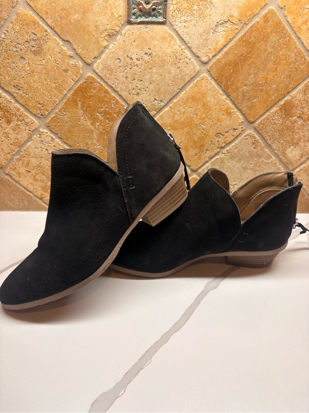 Kenneth Cole Black Suede Cutout Mule Flats